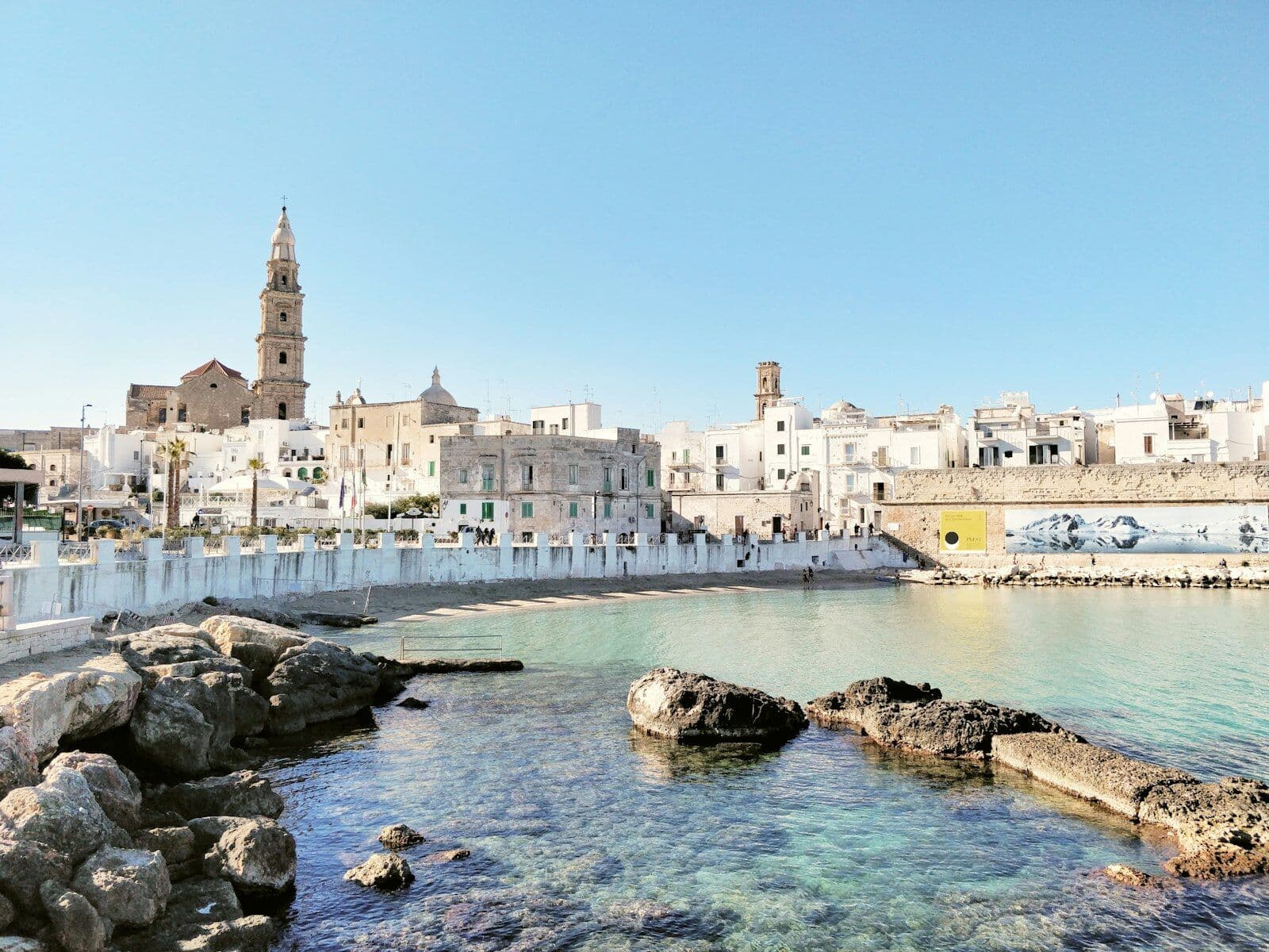 Bari skyline