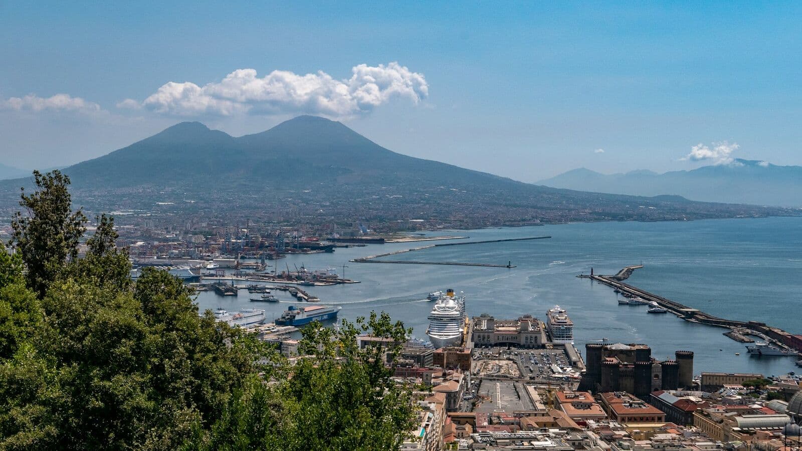 Napoli skyline